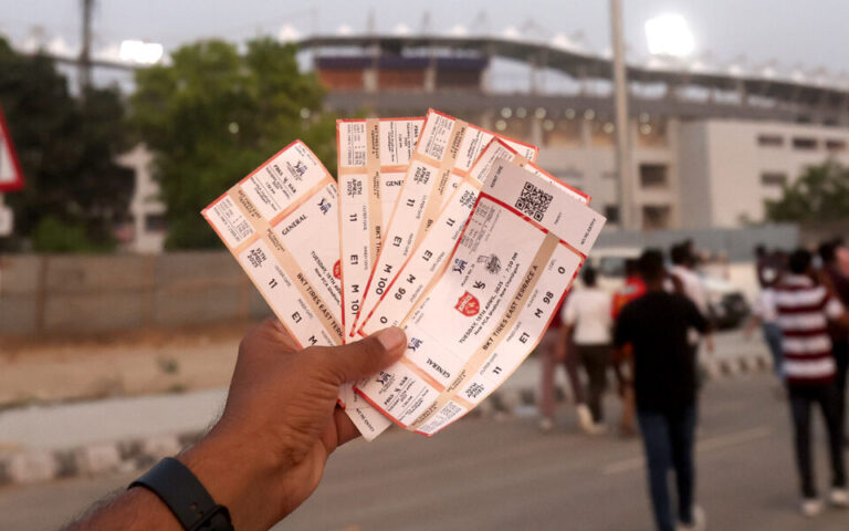 Security Guard Loses ₹52,000 in Elaborate IPL Ticket Fraud
