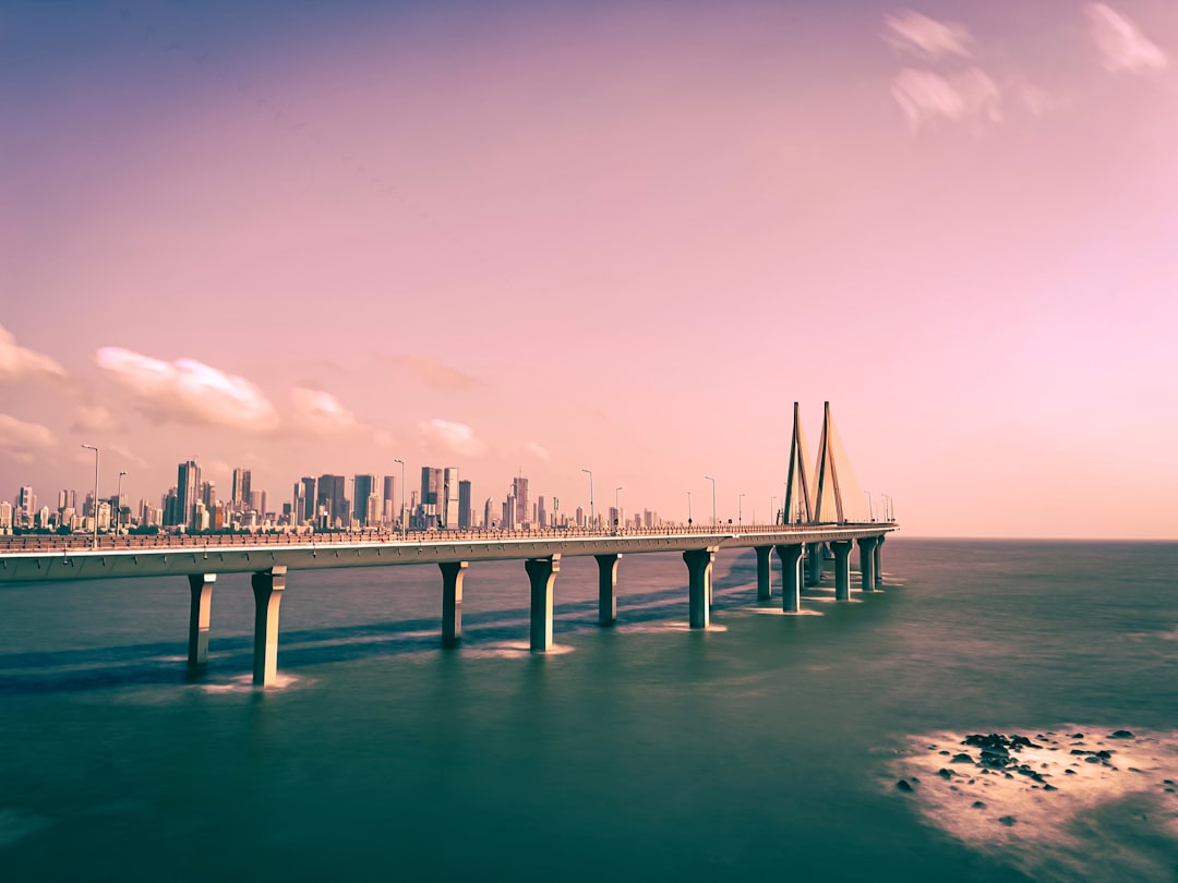 Strategic Contrast: Mumbai