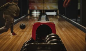 8 Essential Footwork Techniques for Playing Spin Bowling Effectively