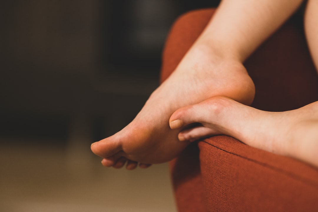 Back‑foot retreat: Moving