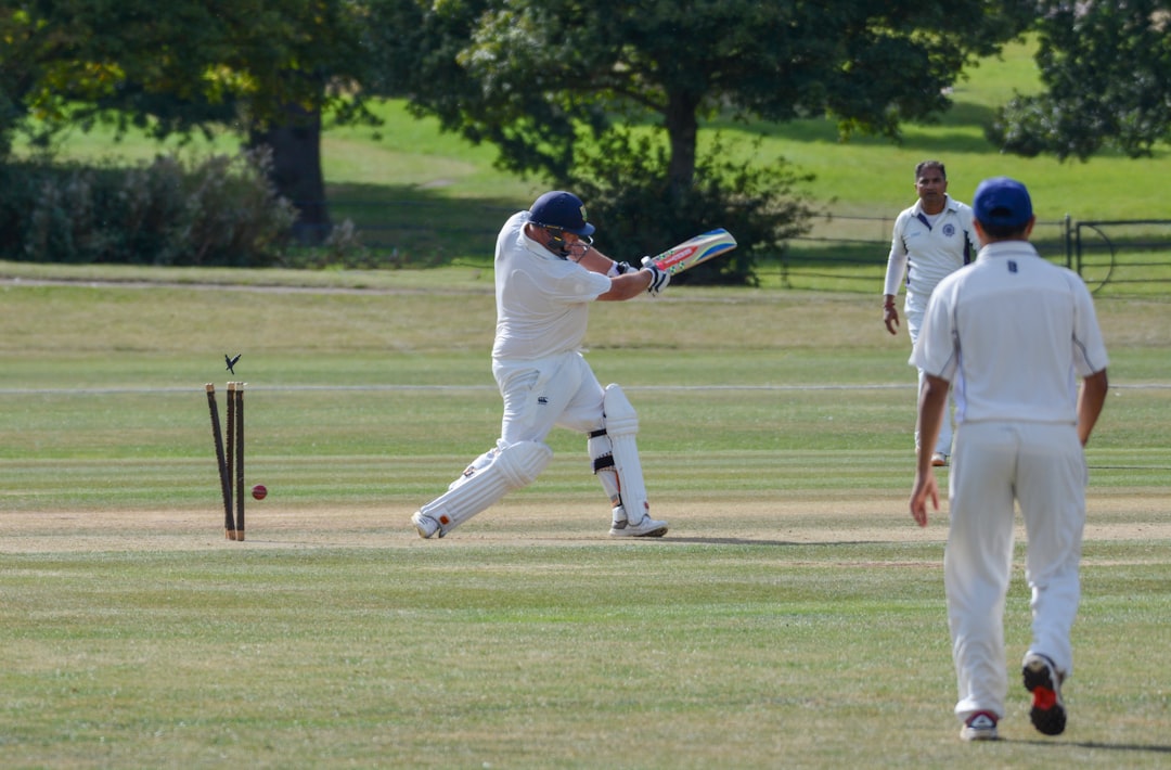 Inswing vs Outswing Bowling: 9 Analytical Insights Every Cricketer Should Know